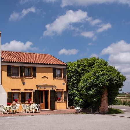 Agriturismo Le 4 Rose Vescovana Εξωτερικό φωτογραφία